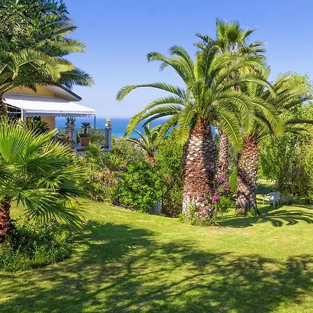 Armonia Bed & Breakfast 4*